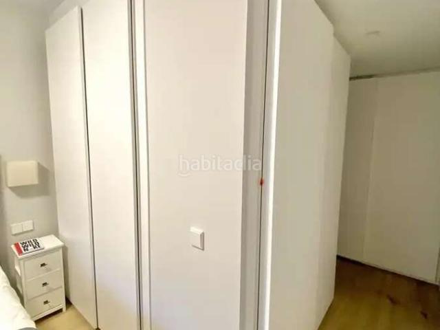 Piso en venta en Madrid, Montecarmelo. Piso reformado de 2 dormitorios con piscina, pádel y garaje en Montecarmelo. Pisos.