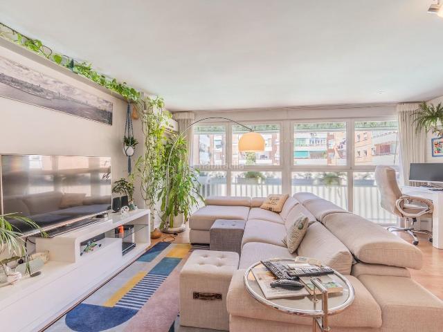 Piso en venta en Madrid, Moscardó. Luminoso, moderno y listo para entrar a vivir Junto a Plaza Elíptica y Madrid Río!. Pisos.