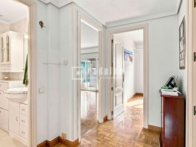 Piso en venta en Madrid, Moscardó. Piso en venta en Avenida del Manzanares, Usera, Madrid. Pisos.