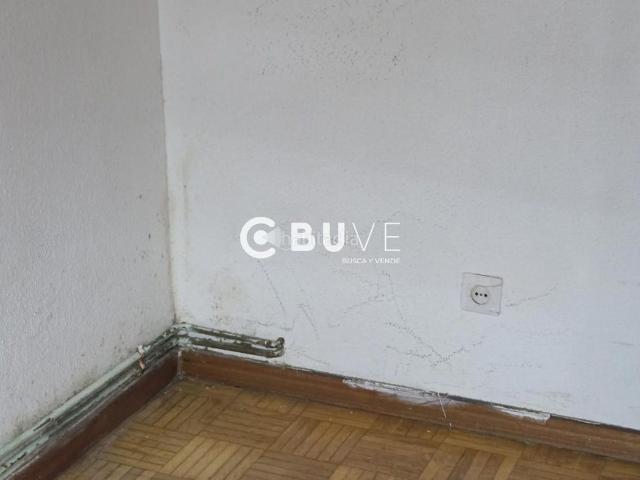Piso en venta en Madrid, Numancia. Piso en venta para reformar en Numancia Gran oportunidad de inversión. Pisos.