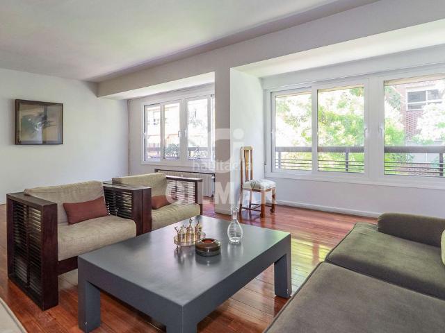 Piso en venta en Madrid, Nueva España. Buscas un hogar que combine elegancia, comodidad y una ubicación privilegiada en el corazón de Madrid? Este excepcional piso, situ. Pisos.