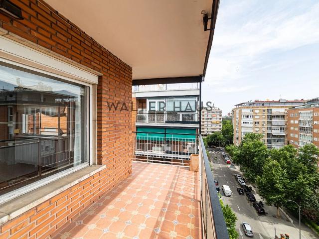Piso en venta en Madrid, Nueva España. Piso a reformar en venta en Nueva España, Madrid. Pisos.