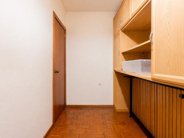 Piso en venta en Madrid, Opañel. Pisos.
