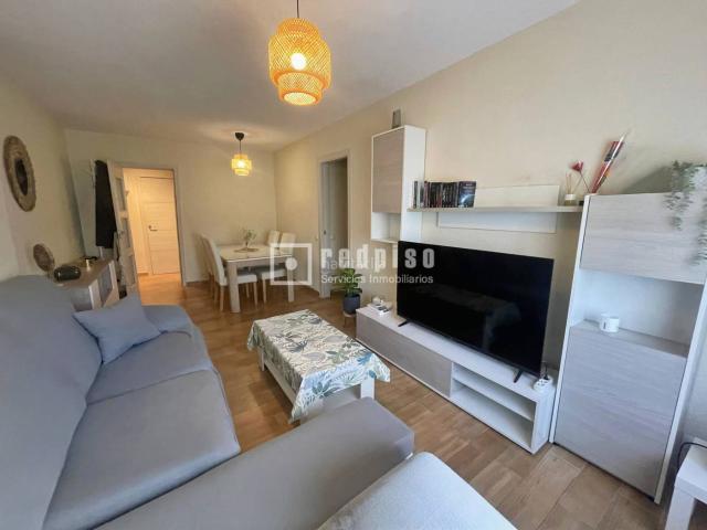 Piso en venta en Madrid, Orcasitas. PISO REFORMADO EN POBLADO DE ORCASITAS. Pisos.
