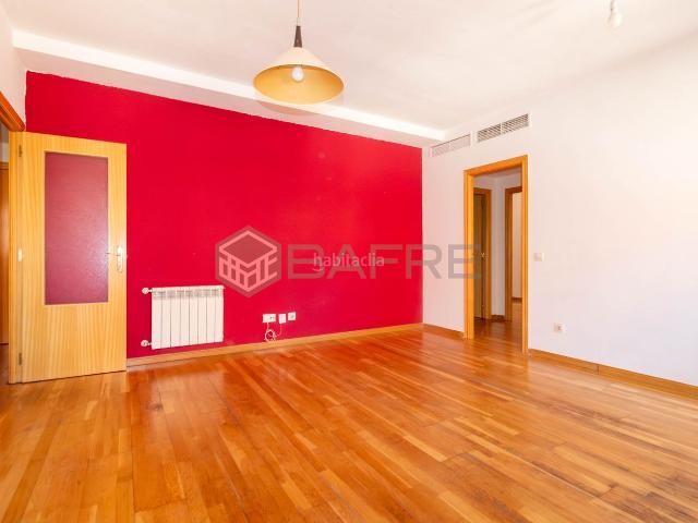 Piso en venta en Madrid, Orcasitas. Pisos.