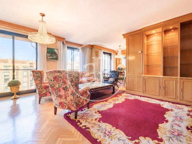 Piso en venta en Madrid, Pacífico. Piso en venta en Pacifico. Pisos.