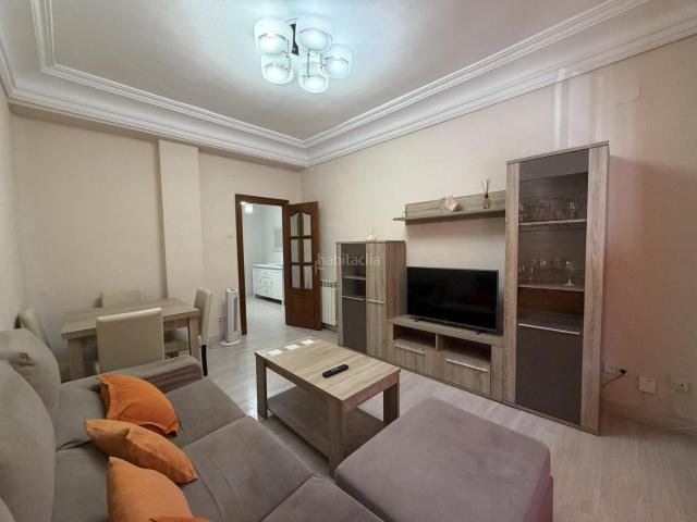 Piso en venta en Madrid, Pacífico. Pisos.
