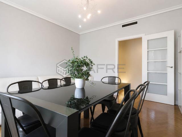 Piso en venta en Madrid, Pacífico. Pisos.