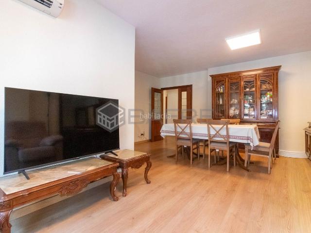 Piso en venta en Madrid, Pacífico. Pisos.