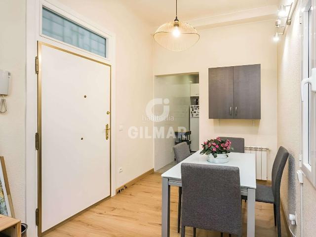 Piso en venta en Madrid, Pacífico. Singular piso en el corazón de Pacífico, Retiro Una oportunidad única. Piso alquilado en 1.150 mes.Descubre este encantador piso. Pisos.