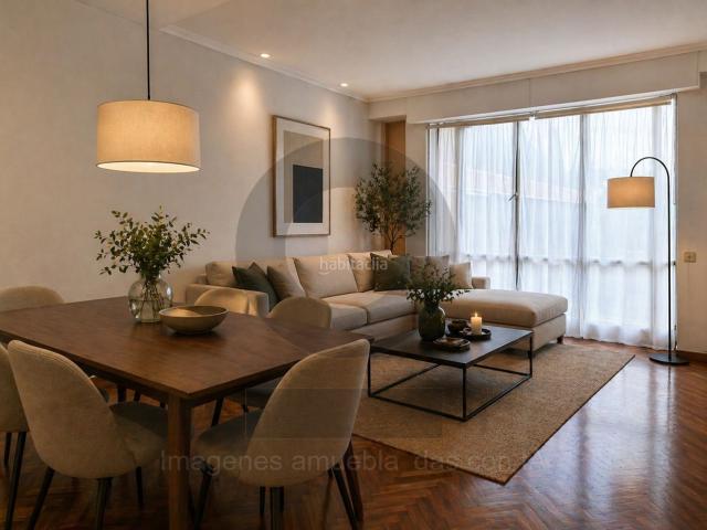 Piso en venta en Madrid, Palacio. InmoGil Gestión, piso en venta en el centro de Madrid exterior para reformar con ascensor y garaje. Pisos.