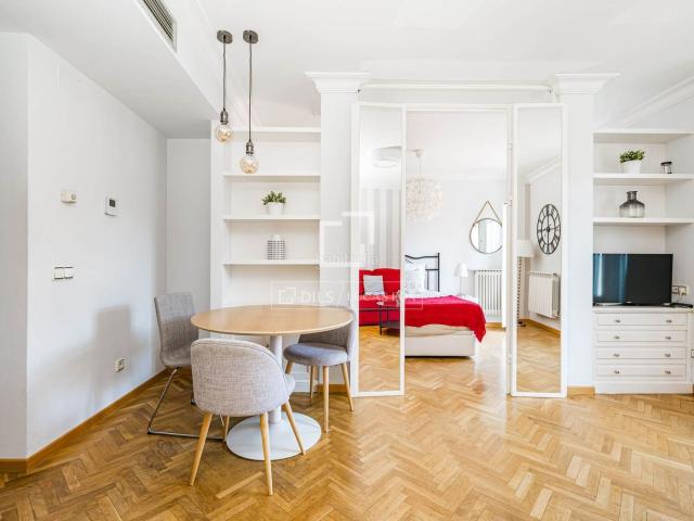 Piso en venta en Madrid, Palacio. Piso de 1 dormitorio en venta en Palacio, Madrid. Pisos.