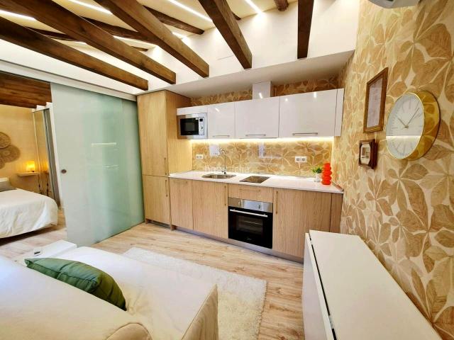 Piso en venta en Madrid, Palacio. Piso en venta, calle Aguila, Madrid. Pisos.