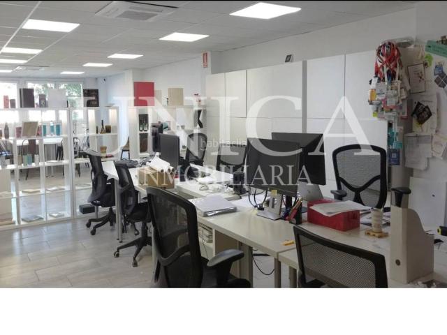 Piso en venta en Madrid, Palos de Moguer. FANTASTICO INMUEBLE CERCA DE LA ESTACIÓN DE ATOCHA DE 394 m. Pisos.