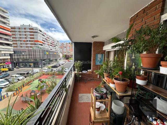 Piso en venta en Madrid, Peñagrande. ESTUDIO HOME MADRID OFRECE piso de 78 m2 construidos, situado en segunda planta exterior, con ascensor, en la zona de Peñagrande. Pisos.