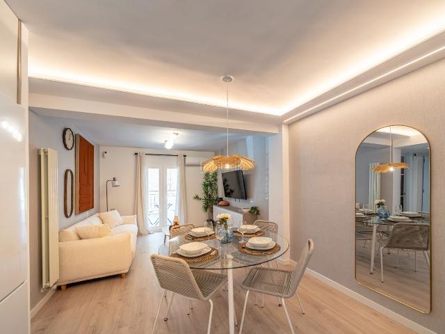 Piso en venta en Madrid, Peñagrande. Piso recién reformado. perfecto para parejas. Pisos.
