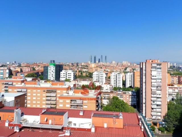 Piso en venta en Madrid, Pinar del Rey. OPORTUNIDAD EN SANTA VIRGILIA. PISO REFORMADO CON ESPECTACULARES VISTAS. Pisos.