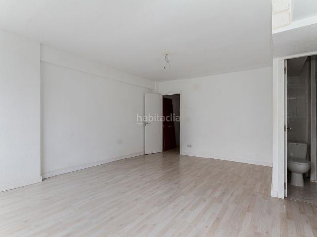 Piso en venta en Madrid, Pilar. VIVIENDA EN FUENCARRALEL PARDO. Pisos.