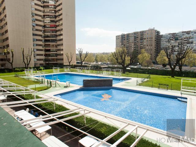 Piso en venta en Madrid, Pilar. ESTUDIO HOME MADRID OFRECE piso de 122 m2 en la Urbanización Montehogar. Pisos.