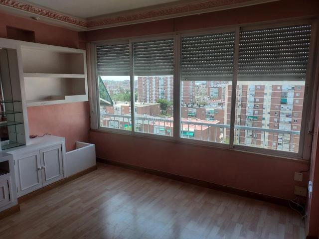 Piso en venta en Madrid, Pilar. Piso en venta en plaza de Verin. Pisos.