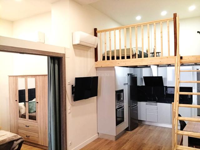 Piso en venta en Madrid, Portazgo. Oportunidad para inversores, local reformado para vivienda. Pisos.