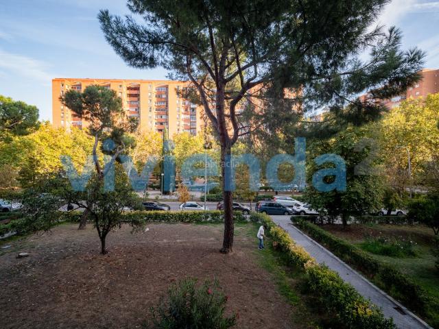 Piso en venta en Madrid, Portazgo. Piso en Portazgo, 61 m2, 3 dormitorios, 1 baxF1os, 234.000 euros. Pisos.