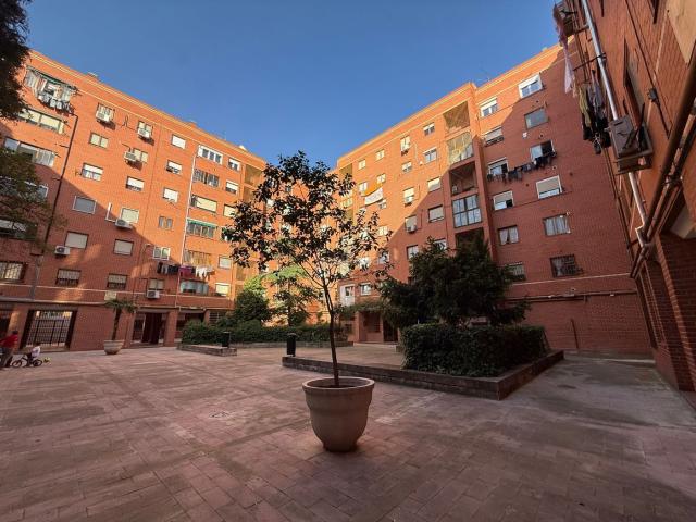 Piso en venta en Madrid, Portazgo. Piso en venta en Palomeras luminoso y en excelente ubicación. Pisos.