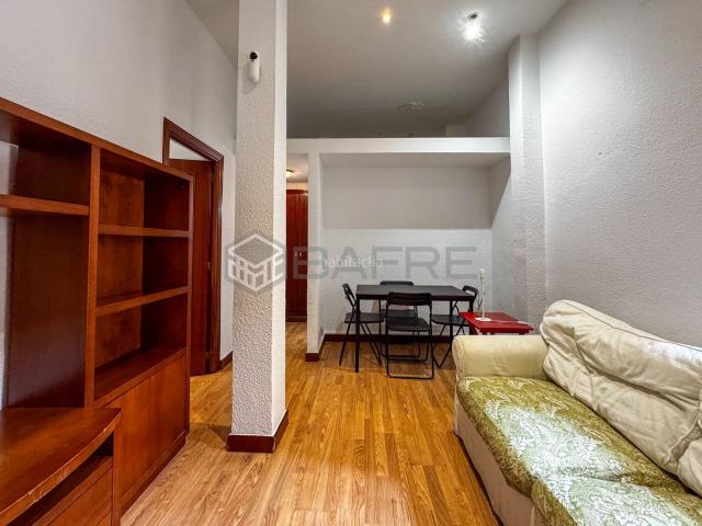 Piso en venta en Madrid, Pradolongo. Pisos.