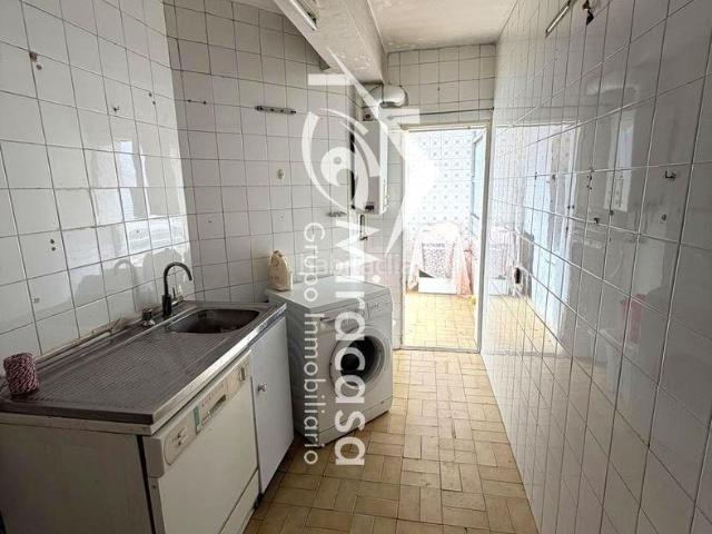 Piso en venta en Madrid, Pueblo Nuevo. Grupo Inmobiliario Miracasa vende piso de 3 dormitorios en Calle Gandhi. Pisos.