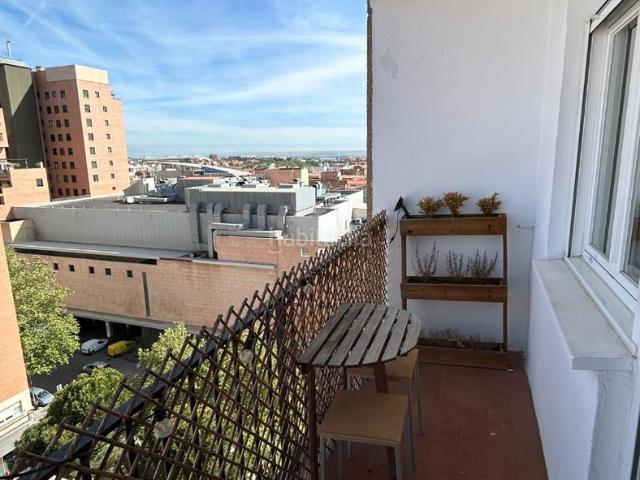 Piso en venta en Madrid, Pueblo Nuevo. Piso de lujo en Ciudad Lineal: 85m², 11ª planta, terraza y reformada totalmente. Pisos.
