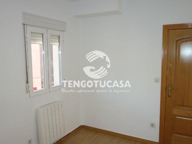 Piso en venta en Madrid, Pueblo Nuevo. Piso en venta en Calle de Centenera. Pisos.
