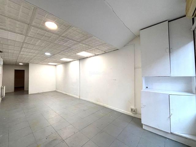 Piso en venta en Madrid, Puerta Bonita. Local con posibilidad de cambio de uso a vivienda. Pisos.