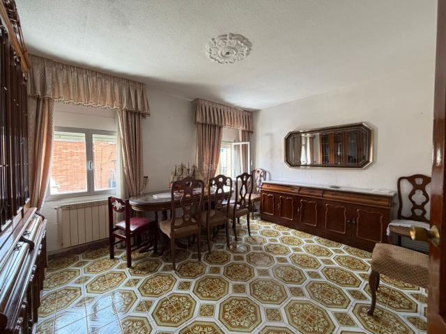 Piso en venta en Madrid, Puerta Bonita. PISO EN CALLE ALEGRIA. Pisos.