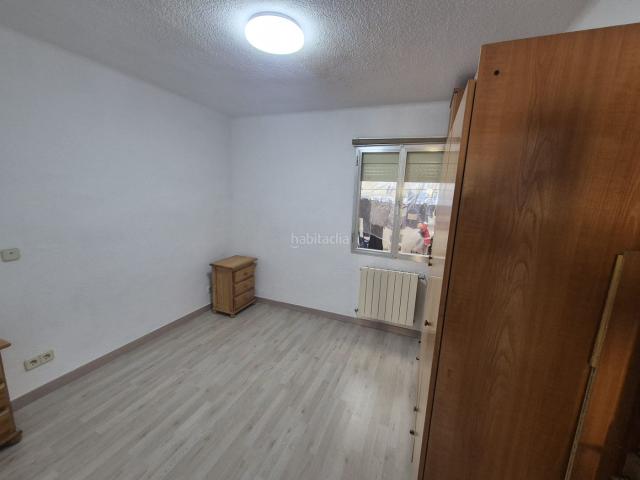 Piso en venta en Madrid, Puerta Bonita. piso para entrar a vivir, adaptado para sillas de ruedas. Pisos.