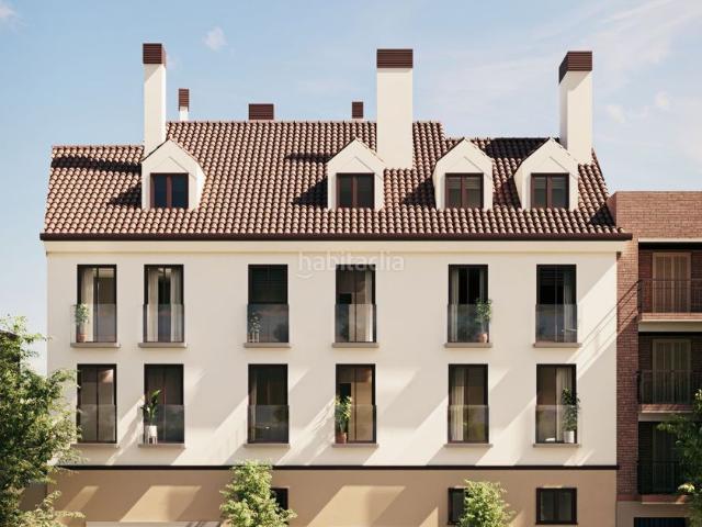 Piso en venta en Madrid, Puerta Bonita. Vivienda de 2 dormitorios con terraza, parking y piscina comunitaria. Pisos.