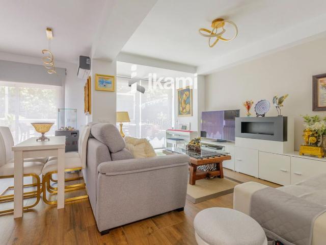 Piso en venta en Madrid, Quintana. Exclusiva vivienda totalmente reformada en Calle Alcalá, junto al Metro Pueblo Nuevo. Pisos.