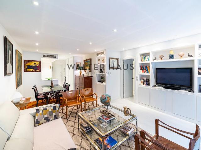 Piso en venta en Madrid, Recoletos. Apartamento reformado con piscina y plaza de garaje en venta en Recoletos, Madrid. Pisos.