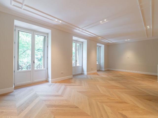 Piso en venta en Madrid, Recoletos. Exclusiva residencia de 426 m en el corazón del Barrio de Salamanca. Pisos.