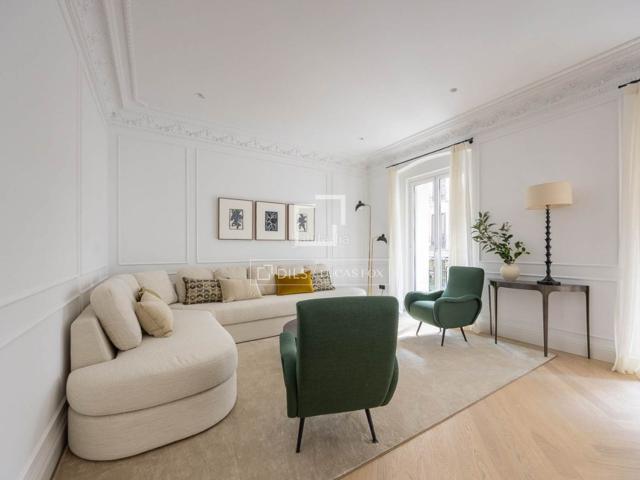 Piso en venta en Madrid, Recoletos. Maravilloso piso en venta, totalmente reformado y amueblado, con tres amplios dormitorios con terraza en Recoletos, Madrid. Pisos.