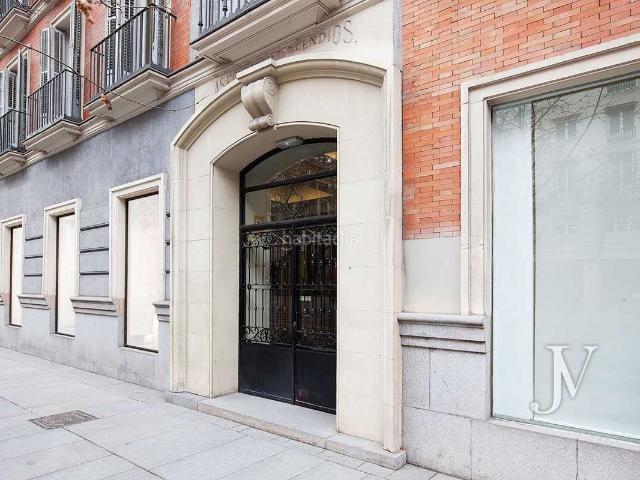 Piso en venta en Madrid, Recoletos. Pisos.