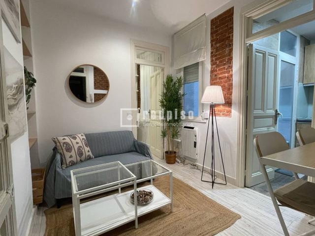 Piso en venta en Madrid, Ríos Rosas Nuevos Ministerios. Encanto y comodidad en el corazón de Chamberí. Pisos.
