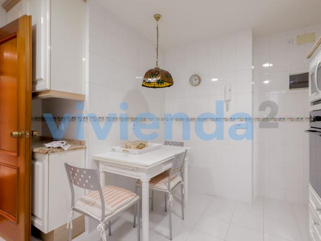 Piso en venta en Madrid, Ríos Rosas Nuevos Ministerios. Piso en RxEDos Rosas, 132 m2, 3 dormitorios, 2 baxF1os, 1.170.000 euros. Pisos.