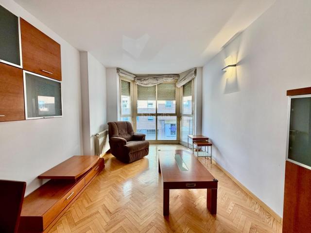 Piso en venta en Madrid, Rosas Musas. Piso de 2 dormitorios con piscina, garaje y trastero en Las Rosas Madrid. Pisos.