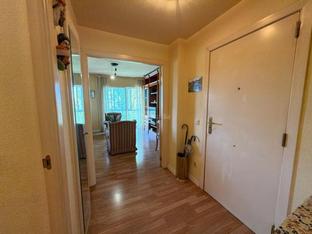 Piso en venta en Madrid, Rosas Musas. Piso de 3 hab con garaje en venta junto al Ryad Air Metropolitano Las Rosas. Pisos.