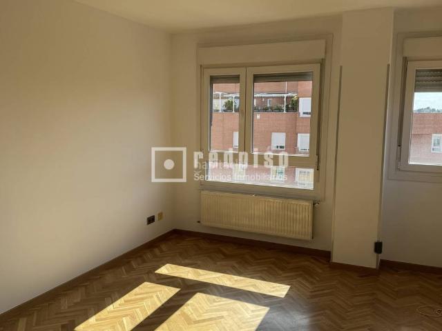 Piso en venta en Madrid, Rosas Musas. RedPiso Las Rosas vende magnifico piso de 2 dormitorios,2 baños, garaje y piscina. Pisos.