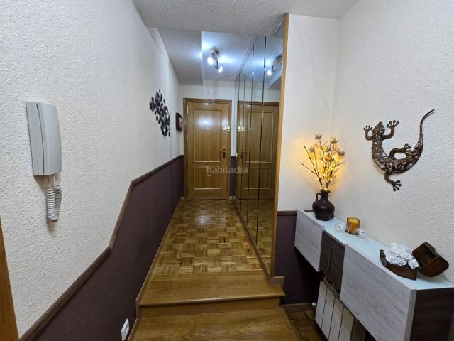 Piso en venta en Madrid, Santa Eugenia. Espectacular piso reformado con garaje en urbanización privada en Santa Eugenia. Pisos.