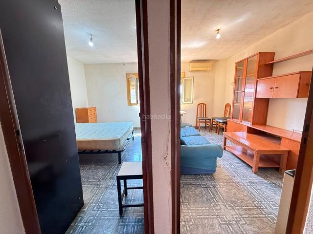 Piso en venta en Madrid, San Diego. ¡Oportunidad en Madrid! Vivienda de 2 dormitorios, lista para entrar a vivir o invertir. Pisos.