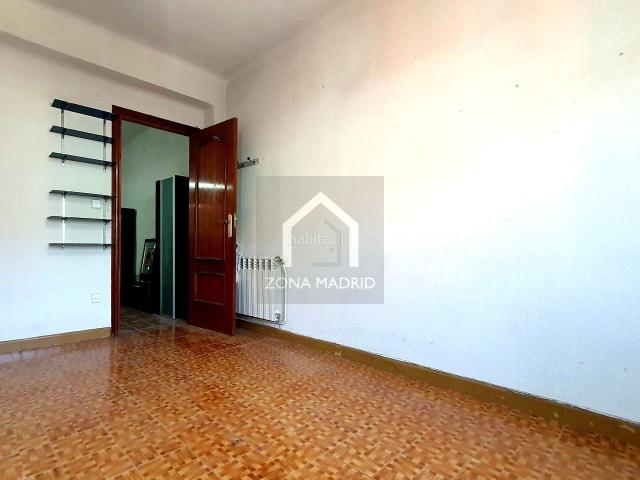 Piso en venta en Madrid, San Diego. ZONA MADRID VALLECAS vende en Exclusiva vivienda EXTERIOR con ASCENSOR, 3 Dormitorios, TerrazaTendedero. Pisos.
