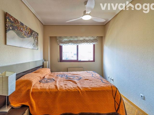 Piso en venta en Madrid, San Fermín. Pisos.