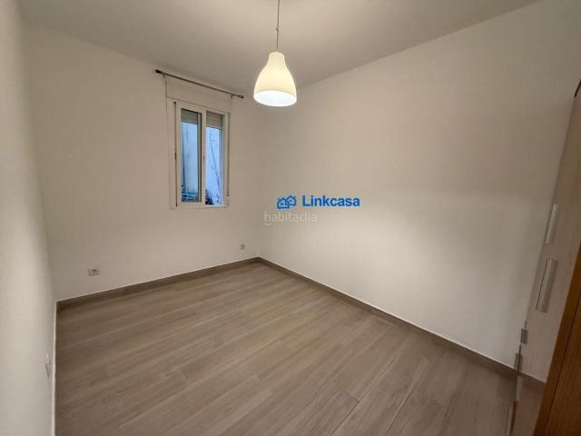 Piso en venta en Madrid, San Isidro. BAJO REFORMADO DE DOS DORMITORIOS EN GENERAL RICARDOS. Pisos.